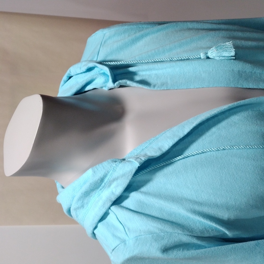 Talbots womens aqua colored hooded beach coverup with pockets. Petite Medium